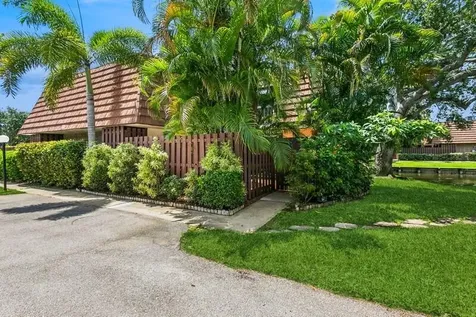 825 Center 32b Street Jupiter FL 33458