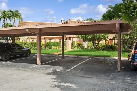 7 Atrium Circle Atlantis FL 33462