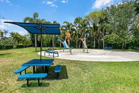 7 Atrium Circle Atlantis FL 33462