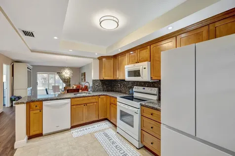 2901 Nw 46th Avenue Lauderdale Lakes FL 33313
