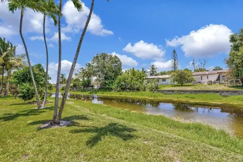 2901 Nw 46th Avenue Lauderdale Lakes FL 33313