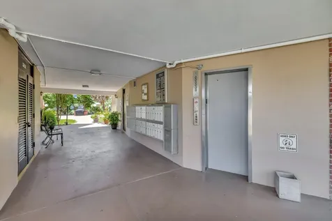 2901 Nw 46th Avenue Lauderdale Lakes FL 33313