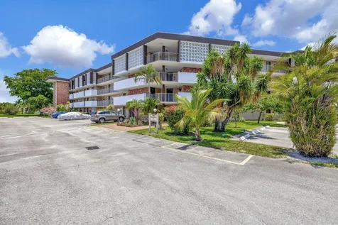 2901 Nw 46th Avenue Lauderdale Lakes FL 33313