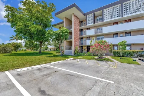 2901 Nw 46th Avenue Lauderdale Lakes FL 33313