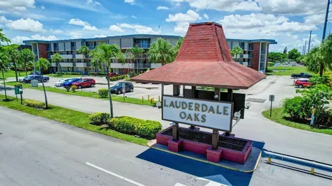 2901 Nw 46th Avenue Lauderdale Lakes FL 33313