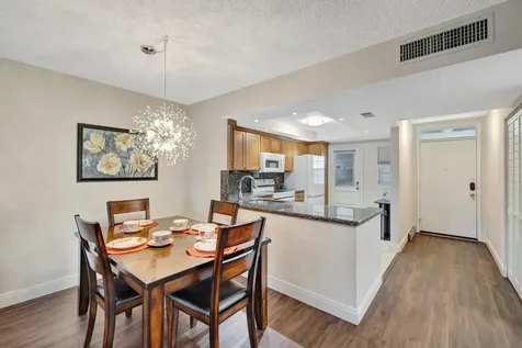 2901 Nw 46th Avenue Lauderdale Lakes FL 33313