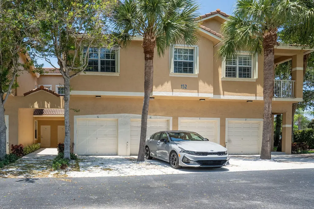 152 Village Boulevard Tequesta FL 33469