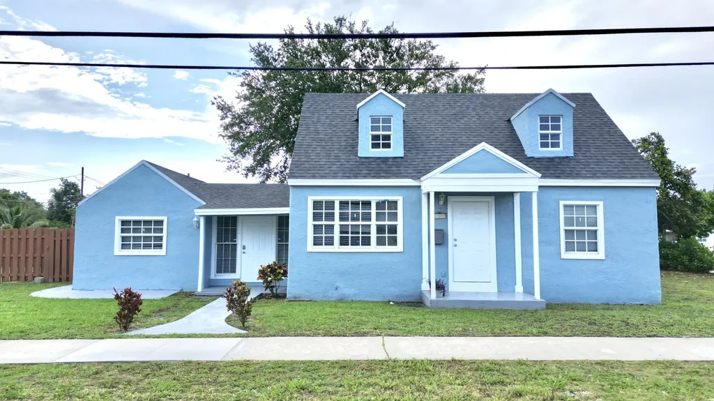 307 4th Street Lake Park FL 33403