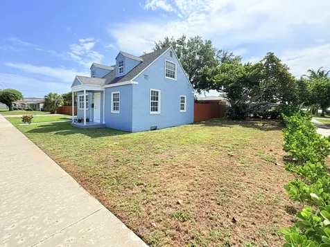 307 4th Street Lake Park FL 33403