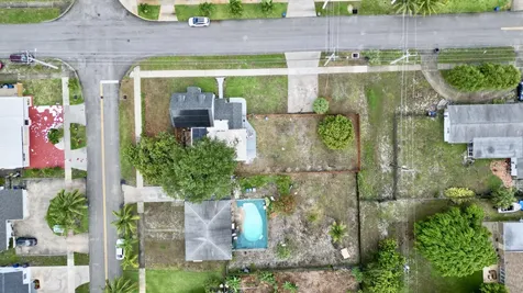 307 4th Street Lake Park FL 33403