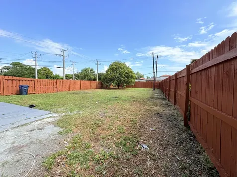 307 4th Street Lake Park FL 33403