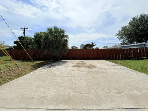307 4th Street Lake Park FL 33403