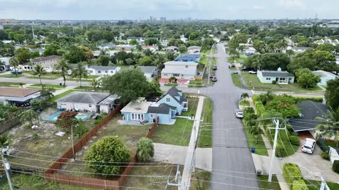 307 4th Street Lake Park FL 33403