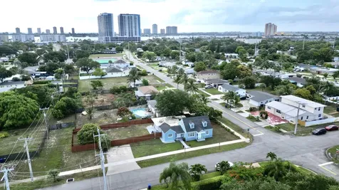 307 4th Street Lake Park FL 33403