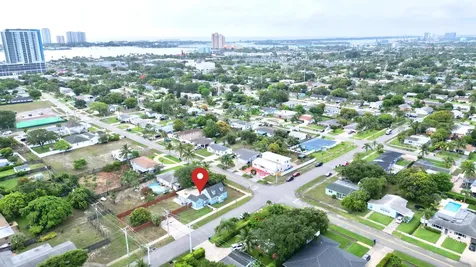 307 4th Street Lake Park FL 33403
