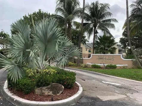 2815 N Course Drive Pompano Beach FL 33069