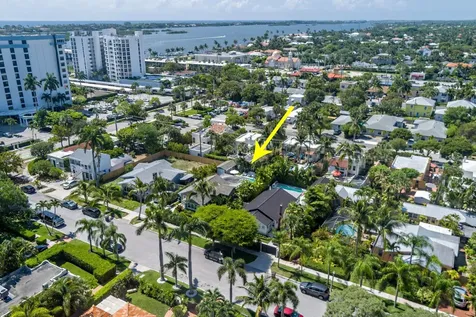 216 Lakeland Drive West Palm Beach FL 33405