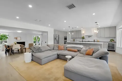 1 Sw 8th Terrace Boca Raton FL 33486