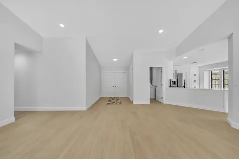9817 Majorca Place Boca Raton FL 33434