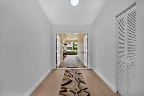 9817 Majorca Place Boca Raton FL 33434