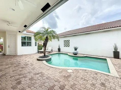 7121 Nw Turtle Walk Boca Raton FL 33487