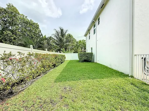 7121 Nw Turtle Walk Boca Raton FL 33487