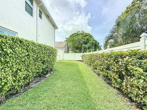 7121 Nw Turtle Walk Boca Raton FL 33487