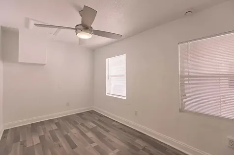 808 N Palmway Lake Worth Beach FL 33460