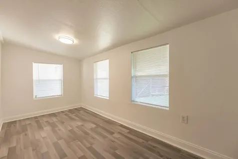 808 N Palmway Lake Worth Beach FL 33460