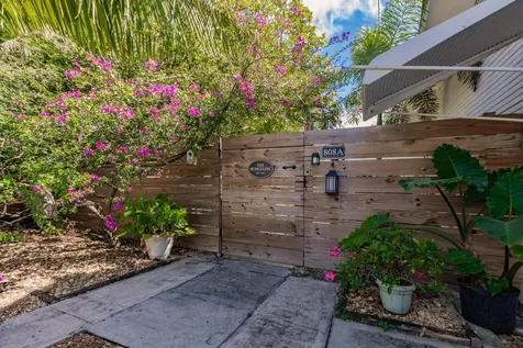 808 N Palmway Lake Worth Beach FL 33460