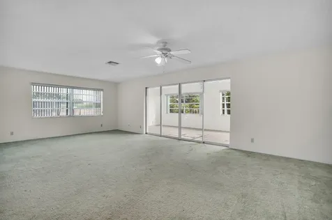 6113 Rainbow Circle Greenacres FL 33463