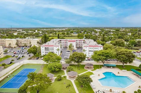 4270 Nw 40th Street Lauderdale Lakes FL 33319