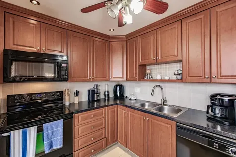4270 Nw 40th Street Lauderdale Lakes FL 33319