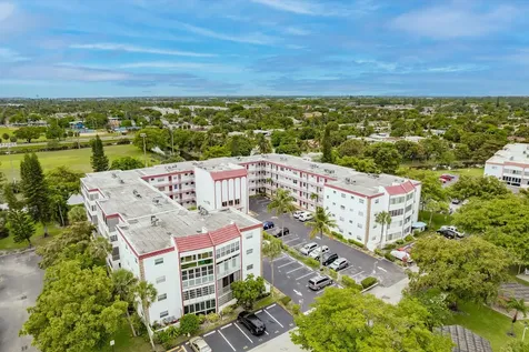 4270 Nw 40th Street Lauderdale Lakes FL 33319