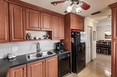 4270 Nw 40th Street Lauderdale Lakes FL 33319