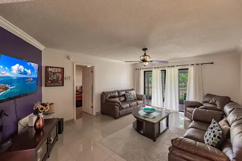 4270 Nw 40th Street Lauderdale Lakes FL 33319