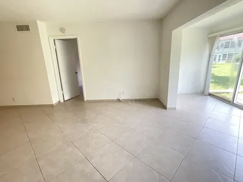 21 Abbey Lane Delray Beach FL 33446