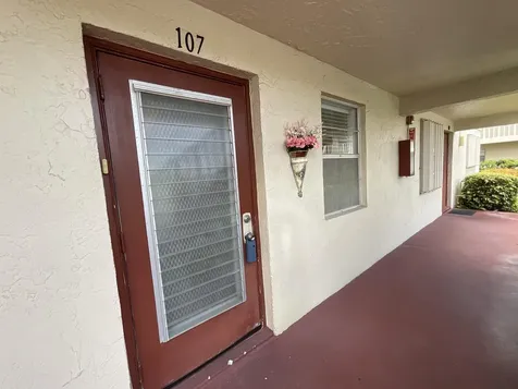 21 Abbey Lane Delray Beach FL 33446