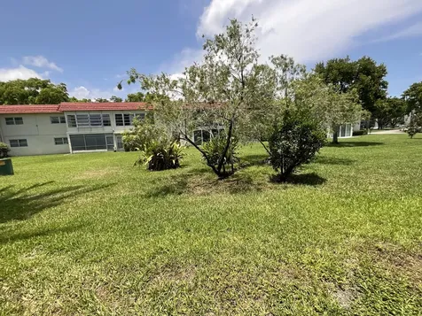 21 Abbey Lane Delray Beach FL 33446