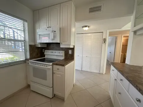 21 Abbey Lane Delray Beach FL 33446