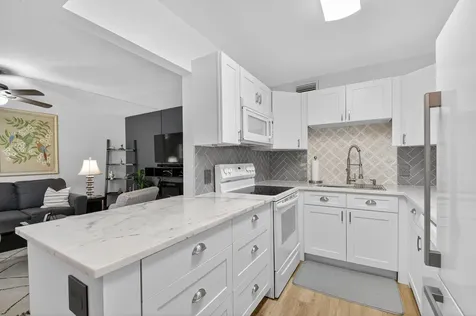 216 Dorchester J West Palm Beach FL 33417