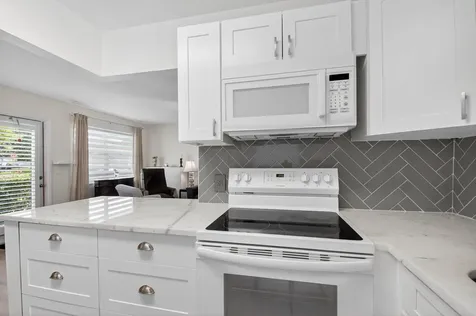 216 Dorchester J West Palm Beach FL 33417
