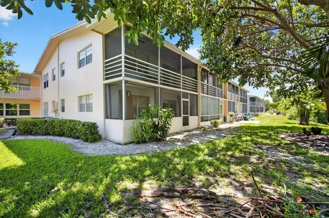216 Dorchester J West Palm Beach FL 33417