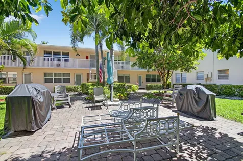 216 Dorchester J West Palm Beach FL 33417