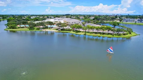 216 Dorchester J West Palm Beach FL 33417