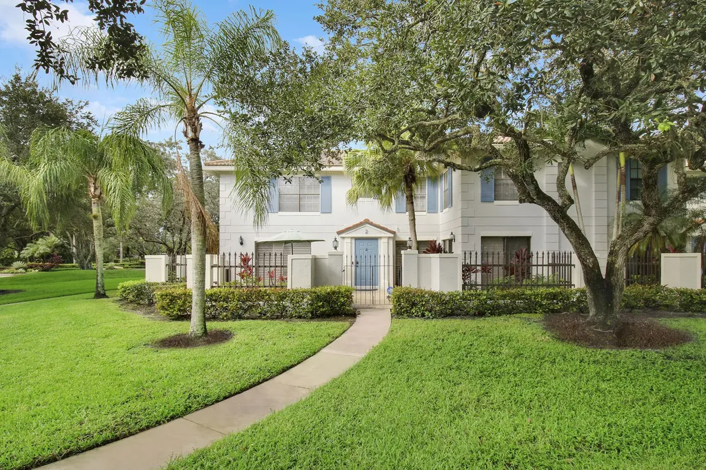 377 Prestwick Lane Palm Beach Gardens FL 33418