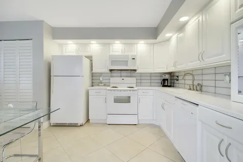 377 Prestwick Lane Palm Beach Gardens FL 33418