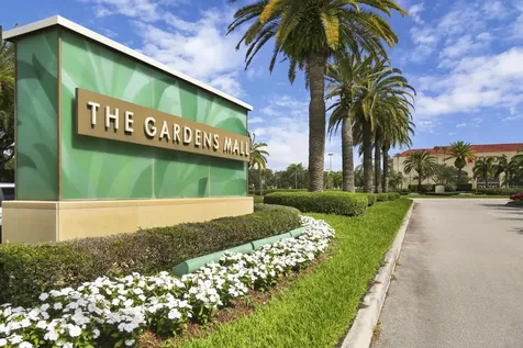 377 Prestwick Lane Palm Beach Gardens FL 33418