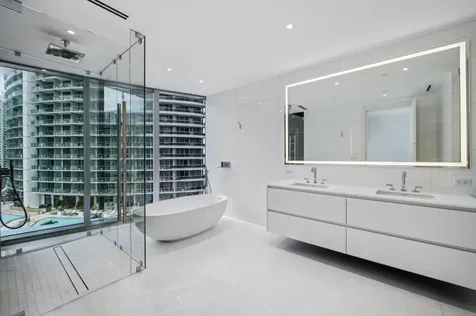 300 Biscayne Boulevard Way Miami FL 33131