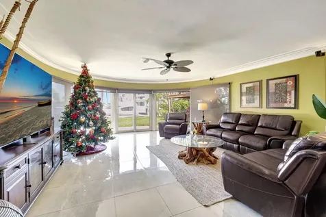 2360 Se 7th Drive Pompano Beach FL 33062